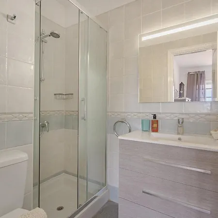 Apartment Balcon Smart Hi-end Services Media Streaming